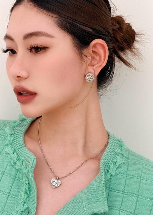 HD23 香奈儿 26春夏最新款 香金c满钻银纽耳钉 商品图1