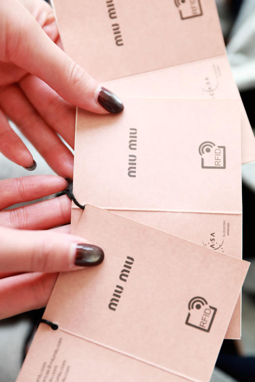 学院条纹polo衫，这个好看呢。胸口小标翻领设计女士poloE032868 商品图2