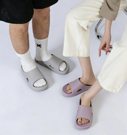 加入2双拖鞋到购物车，第二件0元（单拍不发！）【沐初良品 情侣家居拖鞋】35码-44码可穿，男女同款，符合人体工学的设计，缓解站立疲劳，加宽鞋面！ 商品图0