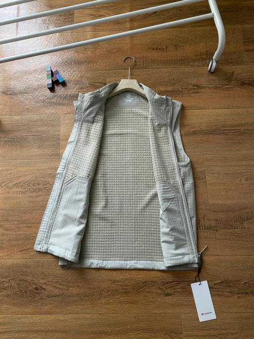 露露 Water-Repellent系列纯色休闲防风弹力柔软网格拉绒立领无马甲 商品图5