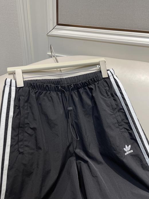 自留。Adi三叶草男女款梭织伞兵运动裤～时髦“万金油”穿搭（售后时间：签收3天内，不合适及时申请） 商品图10