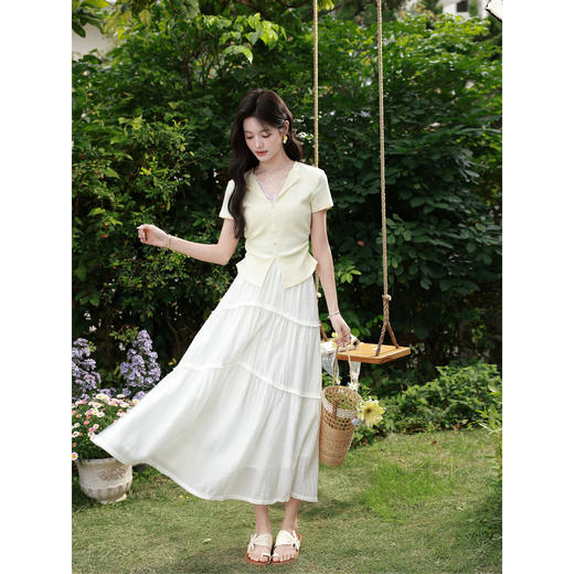 鹿向南「花野漫夏」高级感杏色短袖T恤女夏季新款减龄V领蕾丝上衣 商品图3