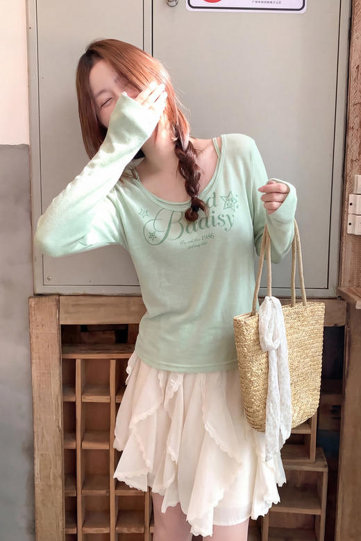 <曾小咸推荐>绿色字母长袖T恤吊带两件套【预售7-15天发货】 商品图5