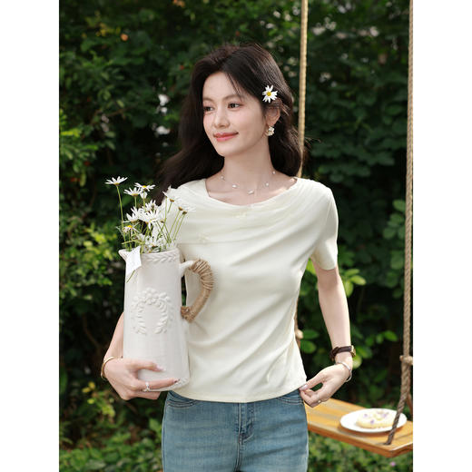 鹿向南【0331/20:00新品前1小时7折限量100件】简约杏色设计感T恤 商品图0