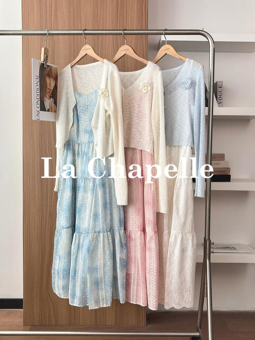 专柜实拍【附立体花胸针】拉夏贝尔/La Chapelle敲值！独特刺绣设计吊带裙温柔净版针织开衫两件套 商品图0
