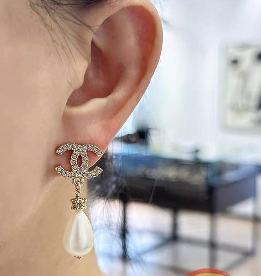 香奈儿 双c吊水滴珠耳钉（XTY） 商品图1