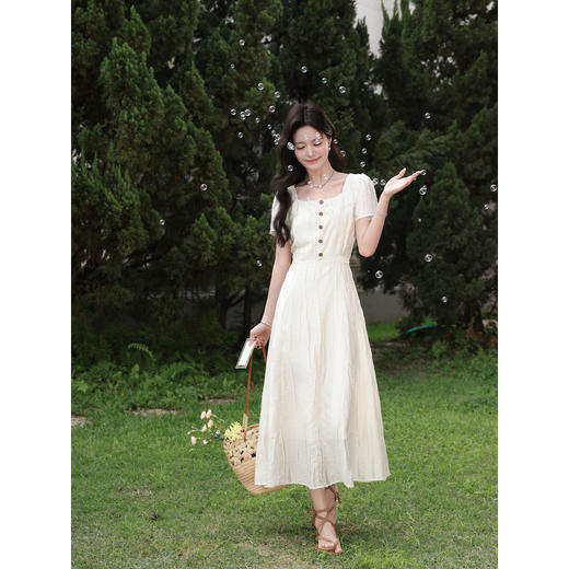 鹿向南【0331/20:00新品前1小时5折限量100件】浅杏色连衣裙 商品图3