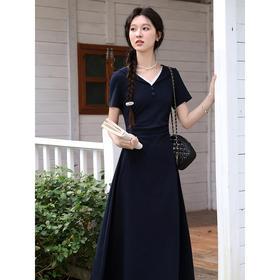 鹿向南【0330/20:00新品前一小时7折限量100件】藏蓝色连衣裙