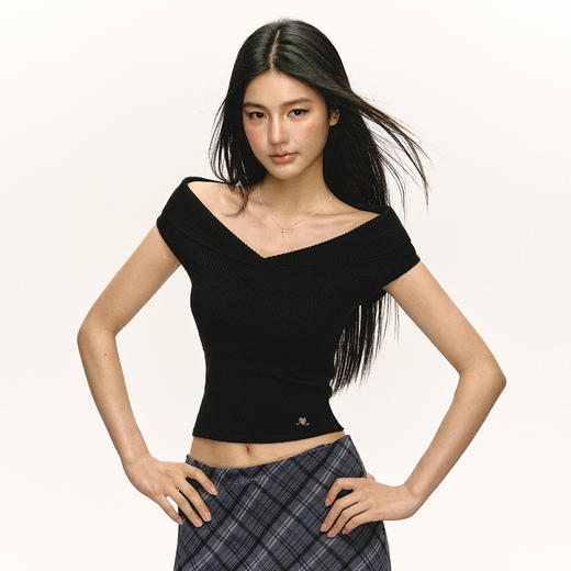 Ariseism 美式复古交叉领一字肩白色针织背心女夏季新款 商品图1