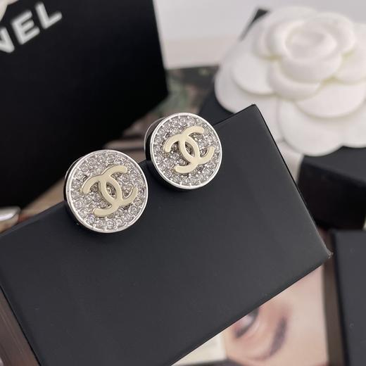 HD23 香奈儿 26春夏最新款 香金c满钻银纽耳钉 商品图5