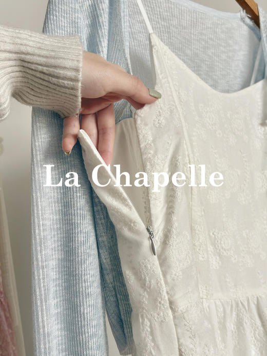 专柜实拍【附立体花胸针】拉夏贝尔/La Chapelle敲值！独特刺绣设计吊带裙温柔净版针织开衫两件套 商品图6