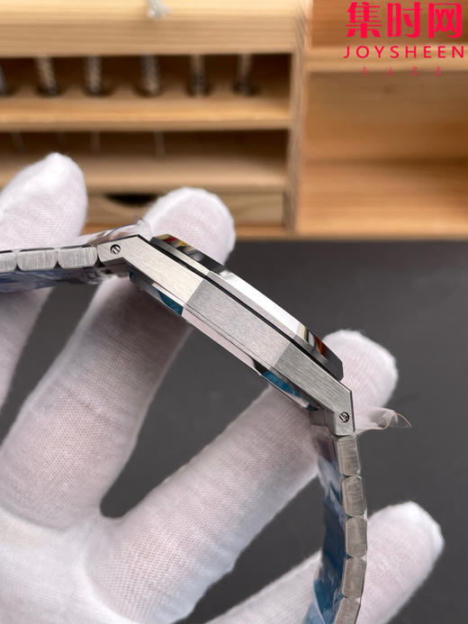 VS爱彼皇家橡树15500系列 男士腕表 表径41mm 丹东4302一体机 新陶瓷滚珠轴承 商品图3