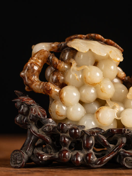 清	和田白玉松鼠葡萄纹摆件 商品图4