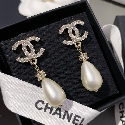 香奈儿 双c吊水滴珠耳钉（XTY） 商品图3