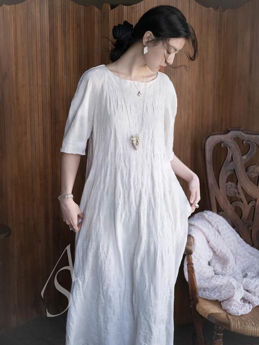 Boboutic 26SS 珍珠白织毯肌理丝麻短袖连衣裙 商品图2