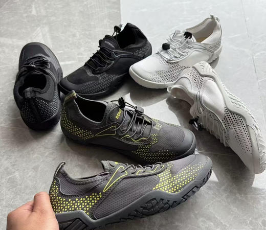 全新正品外贸男士运动户外轻量化复古赤足鞋溯溪鞋

黑色，灰色

尺码40 41 42 43 44 45 运动鞋码不偏码 商品图0