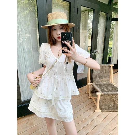 <曾小咸推荐>v领短袖衬衫女夏季娃娃衫【预售7-15天发货】 商品图0