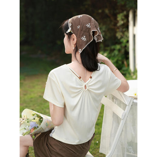 鹿向南【0330/20:00新品前一小时7折限量100件】浅杏色T恤 商品图0