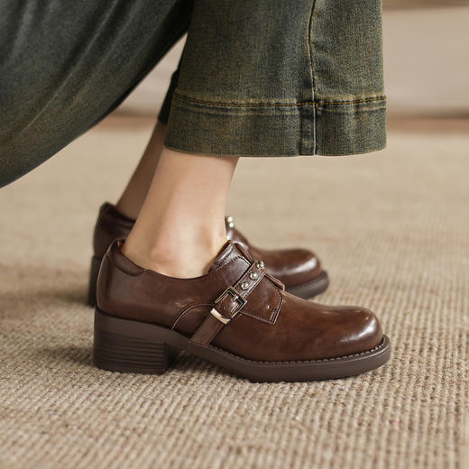 阿么手工女鞋粗跟铆钉一字式扣带乐福鞋复古小皮鞋女款新款4.5CM 商品图4