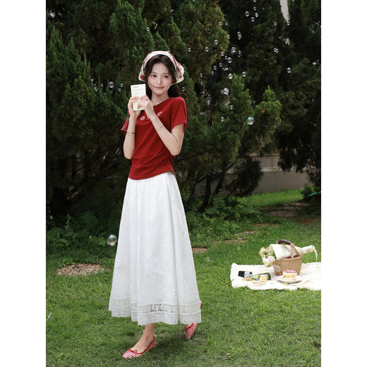 鹿向南【0331/20:00新品前1小时5折限量100件】米白色蕾丝半身裙 商品图1