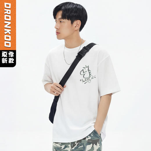 DRONKOO 2026 圆领左胸后幅手绘彩色马微阔短袖T恤 商品图0