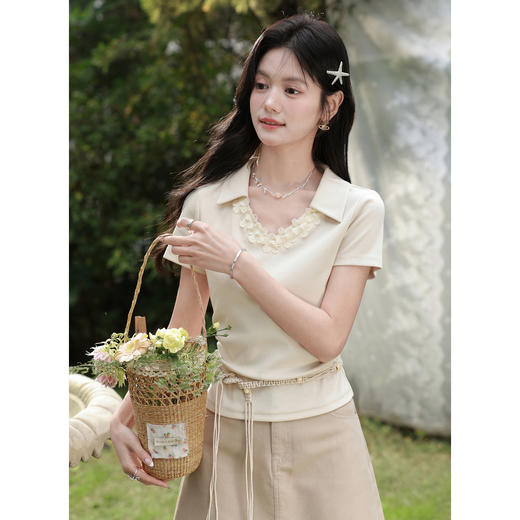 鹿向南【0331/20:00新品前1小时7折限量100件】浅杏色显瘦别致T恤 商品图1