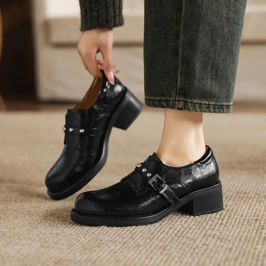 阿么手工女鞋粗跟铆钉一字式扣带乐福鞋复古小皮鞋女款新款4.5CM 商品图1