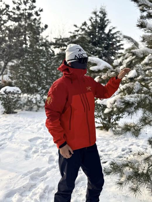 Arcteryx始祖鸟 马年新春限定 骏马刺绣图案GTX硬壳连帽冲锋衣 商品图5