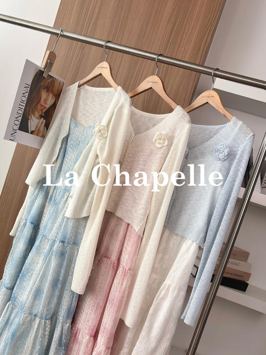 专柜实拍【附立体花胸针】拉夏贝尔/La Chapelle敲值！独特刺绣设计吊带裙温柔净版针织开衫两件套 商品图3