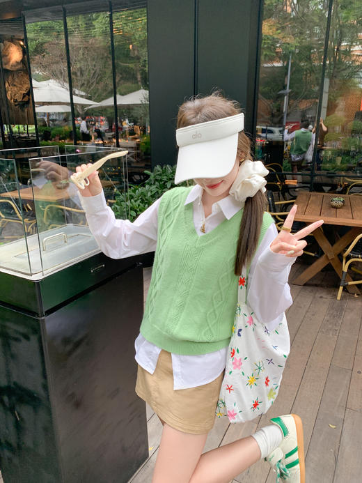 <曾小咸推荐>3.31现货秒杀 ！微信超特价！韩系多巴胺v领针织马甲 日常159.99 立减90 秒杀69.99！！ 商品图6