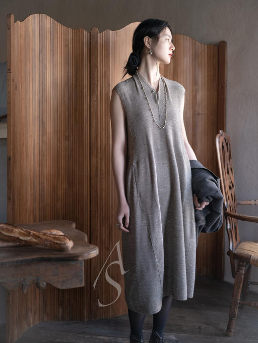 Boboutic 26SS 褐蓝星芒丝棉肌理针织无袖连衣裙 商品图0