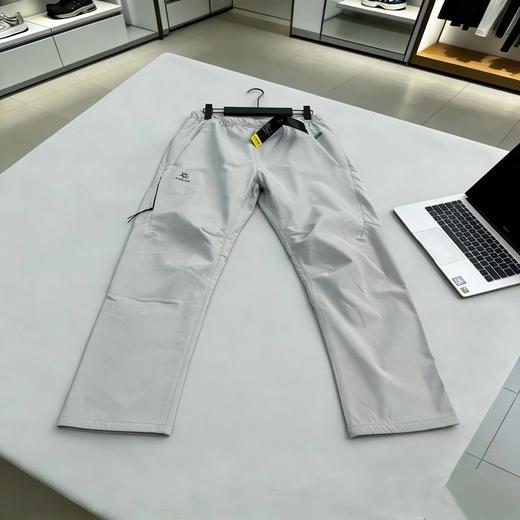 F032947简约休闲款户外防风防水耐磨立体裁剪冲锋裤 商品图8