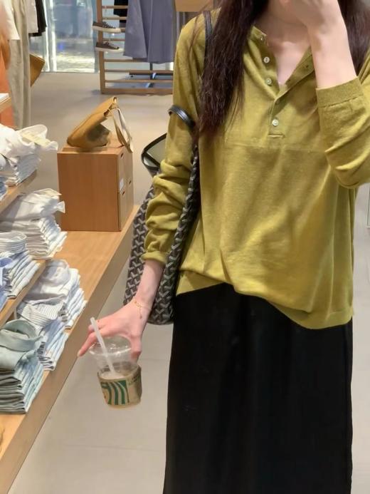 F032954显白老钱姜黄色春夏新款老钱风天爽亚麻排扣长袖针织衫 商品图0