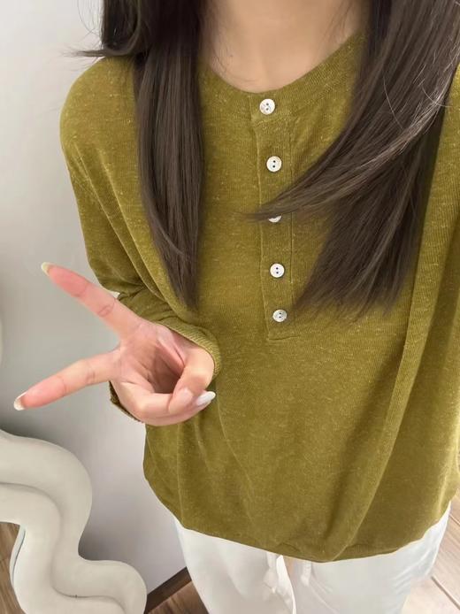 F032954显白老钱姜黄色春夏新款老钱风天爽亚麻排扣长袖针织衫 商品图4