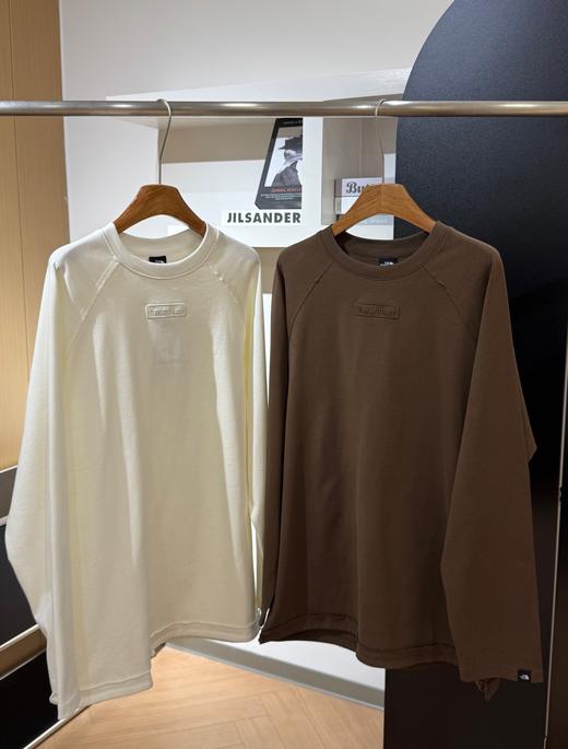 一店d 𝐓𝐍𝐅北𝐔𝐄系列极简插肩长tee 真的很好穿🫡 设计师款重磅棉长袖 由内而外的散发着浓郁的高品位 真的超喜欢北这种“有点挺、又有点松”的理想状态 商品图8