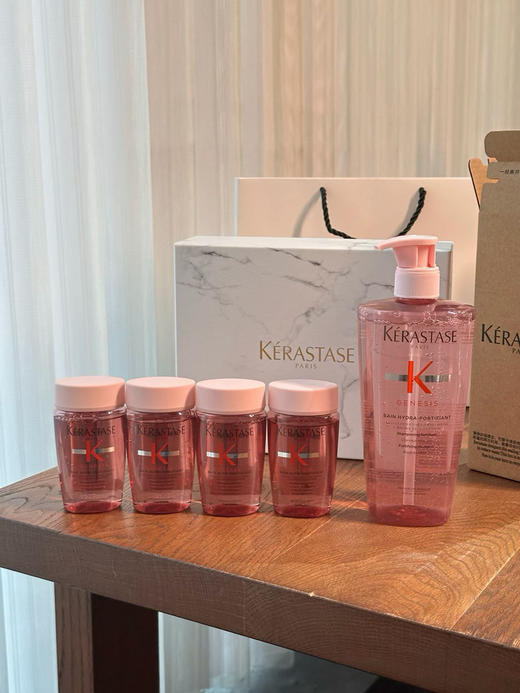 海免新品卡诗净油蓬松奢享礼盒5件套！
 套盒配置超划算 🎁
内含：卡诗元气姜洗发水500ML*1
➕卡诗元气姜洗发水 80ML*4.配手提袋 商品图10