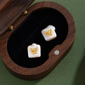 子佩集【蝴蝶方糖】银S925珍珠惜王妃耳钉【SGE0350013】巴洛克方块蝴蝶2602