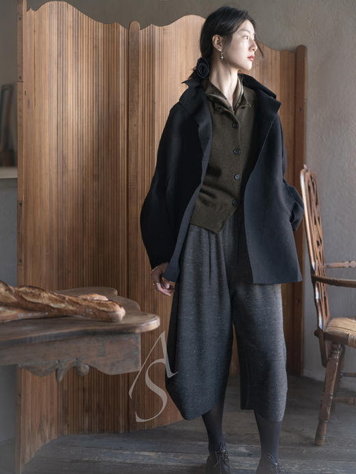 Boboutic 26SS 深灰星芒丝棉肌理针织褶裥茧型裤 商品图3