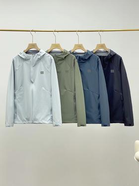 F032975男士户外休闲外套防风防水透气轻量硬壳冲锋衣