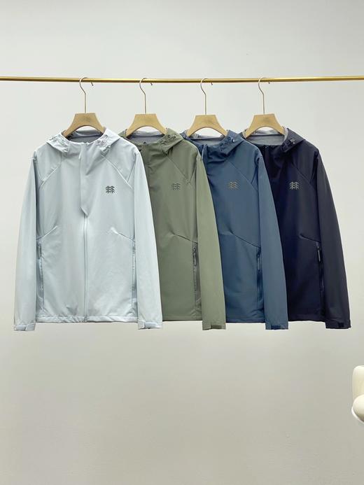 F032975男士户外休闲外套防风防水透气轻量硬壳冲锋衣 商品图0