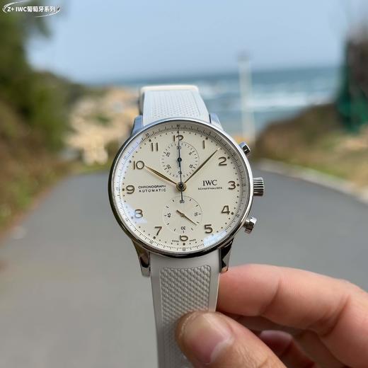 ZF+厂IWC葡萄牙系列计时腕表——IW371620➕这款熊猫盘371620有一种简洁随性、恰到好处的优雅感设计，并拥有金钢表壳及迷人的弧度。表壳直径只有41毫米，厚度13毫米，非常适合日常佩戴❕❕❕ 商品图11