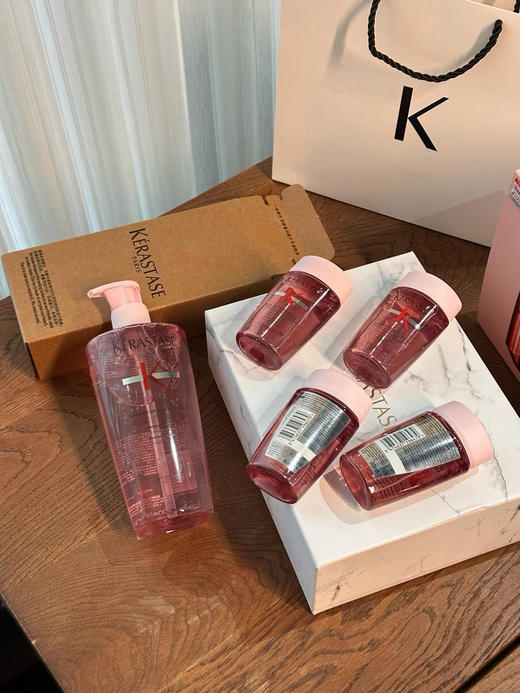 海免新品卡诗净油蓬松奢享礼盒5件套！
 套盒配置超划算 🎁
内含：卡诗元气姜洗发水500ML*1
➕卡诗元气姜洗发水 80ML*4.配手提袋 商品图8