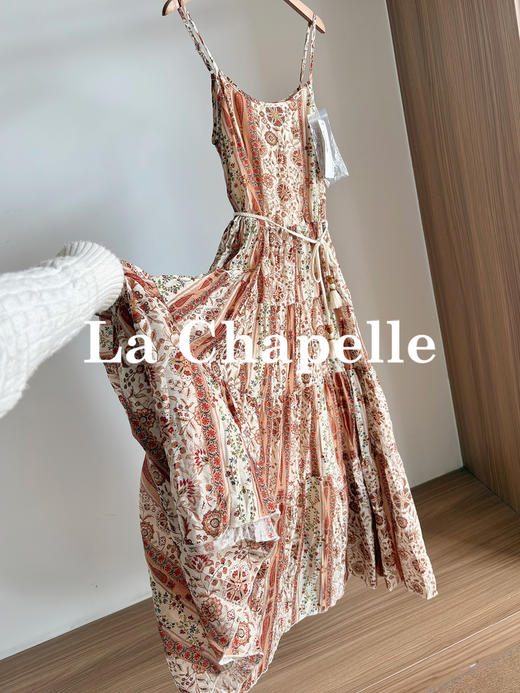 专柜实拍【波西米亚风！】拉夏贝尔/La Chapelle天丝+亚麻！法式碎花吊带连衣裙压褶可调节肩带收腰A字裙含流苏腰带 商品图7