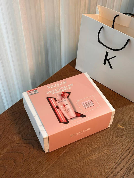 海免新品卡诗净油蓬松奢享礼盒5件套！
 套盒配置超划算 🎁
内含：卡诗元气姜洗发水500ML*1
➕卡诗元气姜洗发水 80ML*4.配手提袋 商品图12