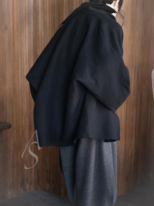 Boboutic 26SS 牛奶白/碳黑丝棉麻廓形夹克 商品图5