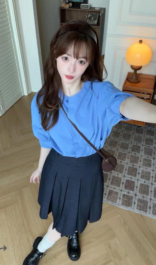 F032959显白蔚蓝色~早春新款新中式设计感领口盘扣气质衬衫 商品图5