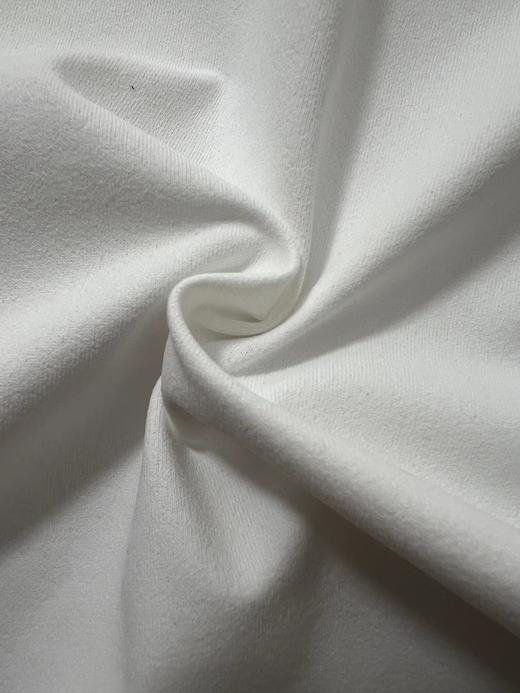 F032982日常通勤简约圆领治愈系刺绣宽松落肩短袖T恤 商品图13