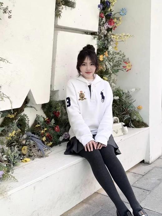 F032964字母数字图案刺绣大马标20周年纪念徽章连帽套头长袖卫衣 商品图11