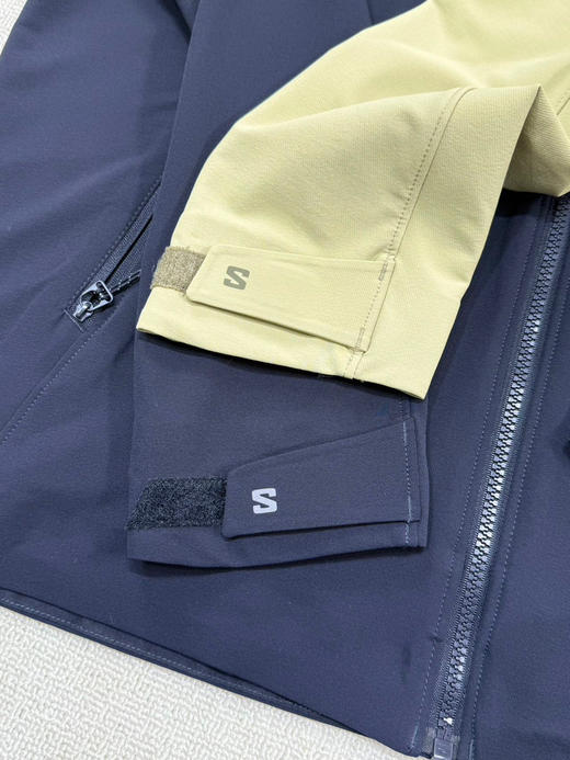 原单正品 Salomon萨洛蒙男士软壳外套，颜色：灰绿色 黑色
尺码：S～XL 商品图5