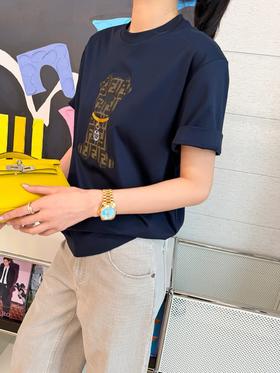 芬迪 全新上线老花小狗章仔藏蓝色T 恤